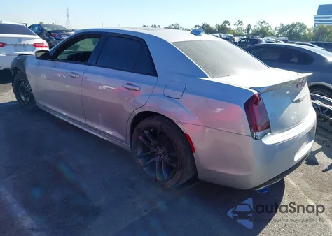 2022 Chrysler 300 S z USA, uszkodzony, nr VIN 2C3CCABT3NH116270